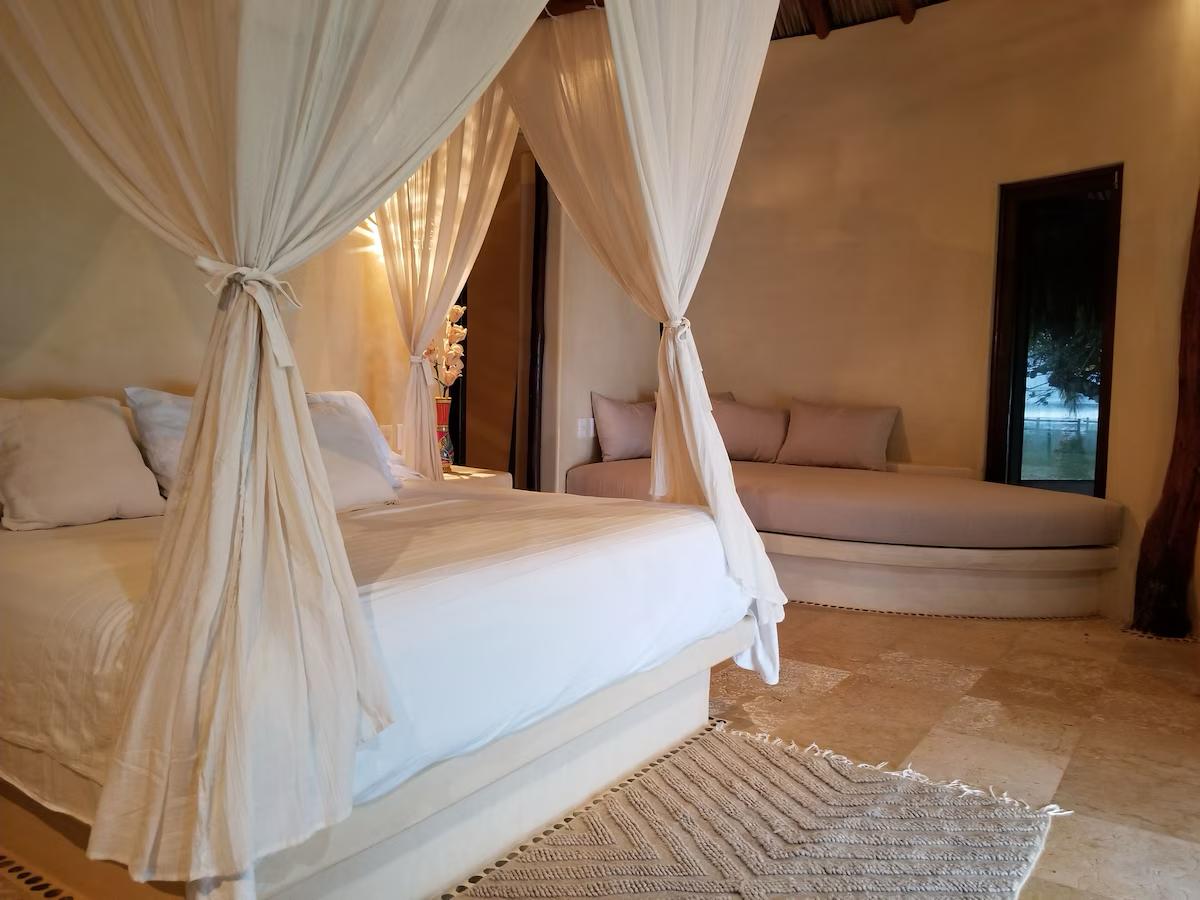 Canopy suite under the palapa